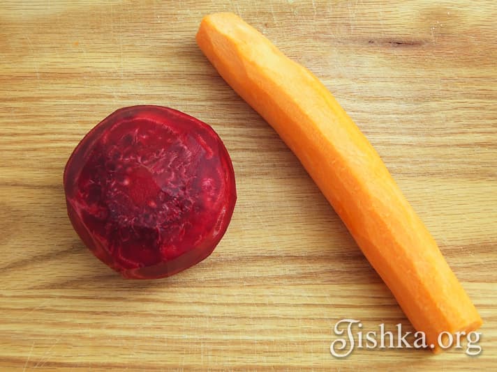 Салат из сырой свеклы и моркови с сырком - Кулинарный пошаговый рецепт ...